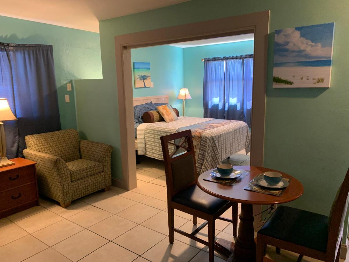 Michaels Siesta Motel St. Petersburg Exterior photo
